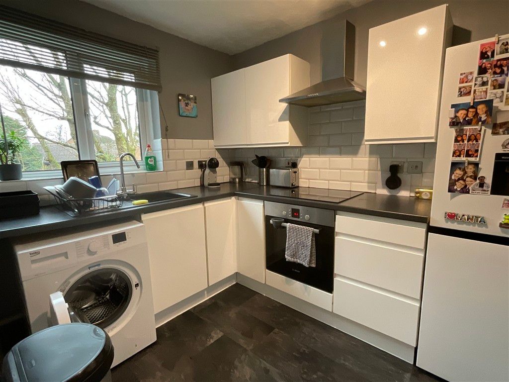 Property photo 3 of 5 Kitchen