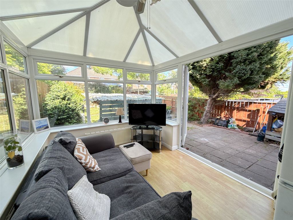 Property photo 3 of 26 Conservatory