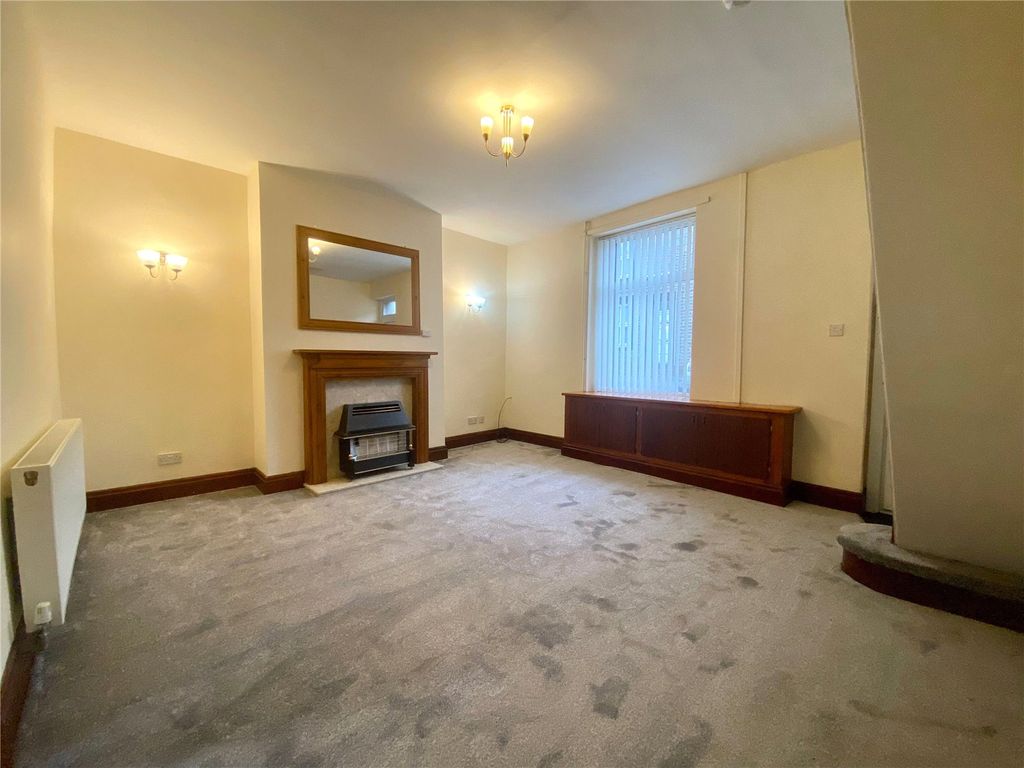 Property photo 2 of 13 Lounge