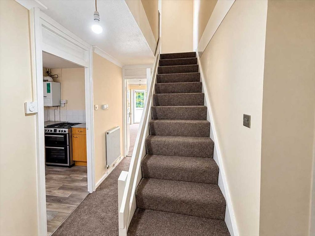 Property photo 2 of 14 Entrance Hall -