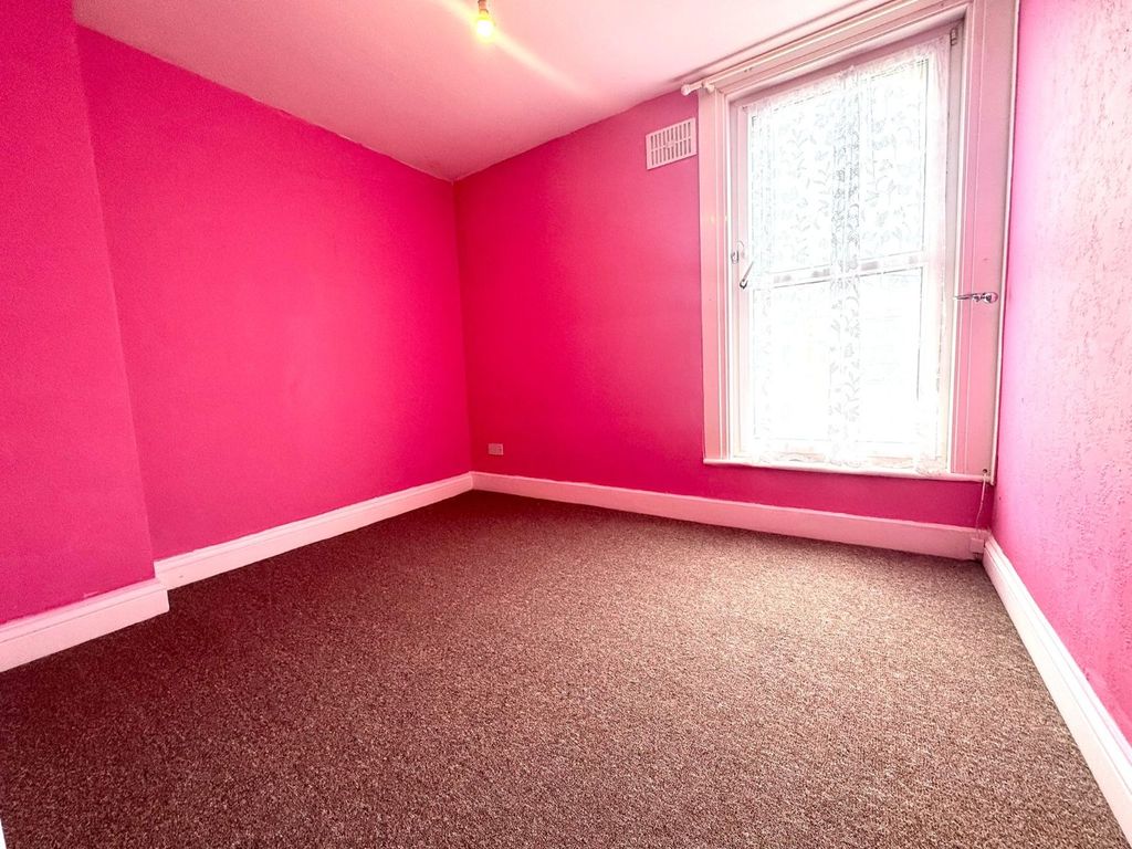 Property photo 3 of 9 Picture No. 16