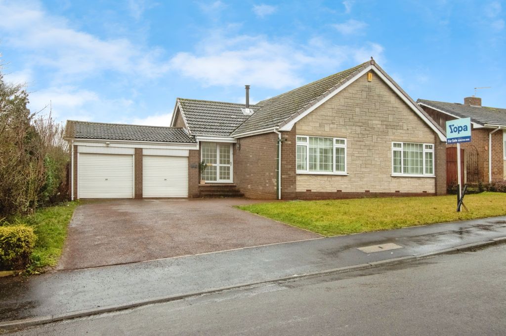 Property photo 1 of 20 Front