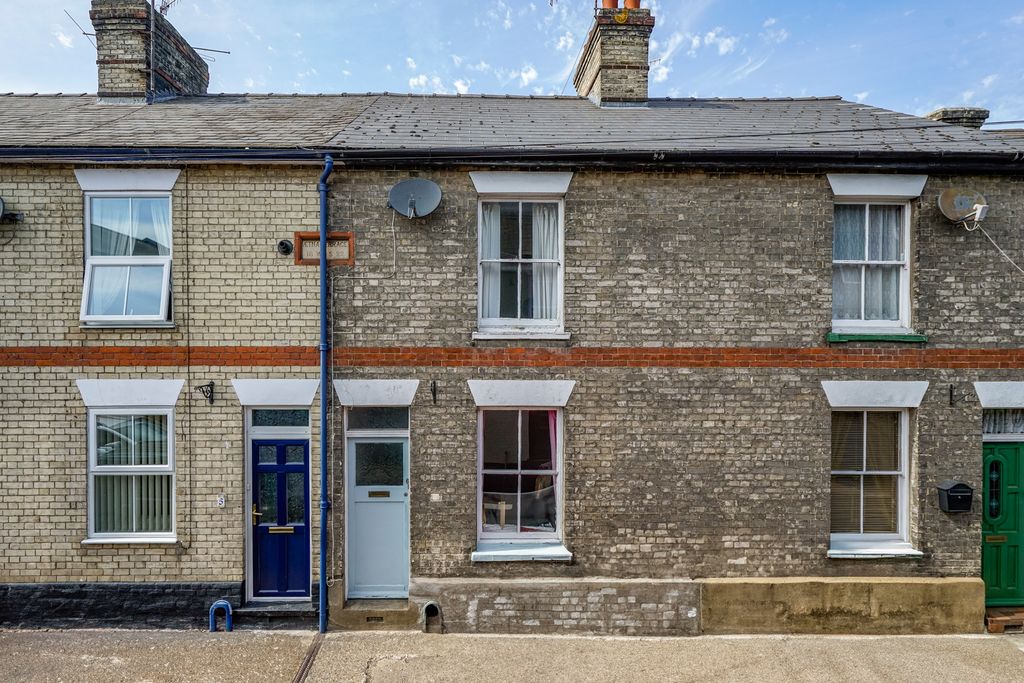 Property photo 2 of 28