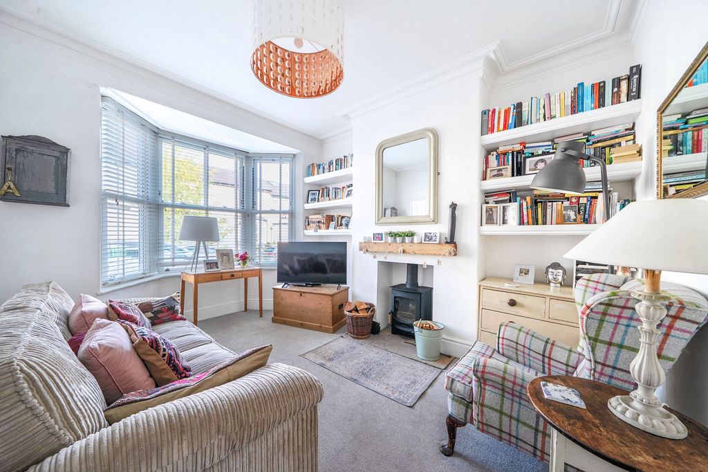 Property photo 2 of 20