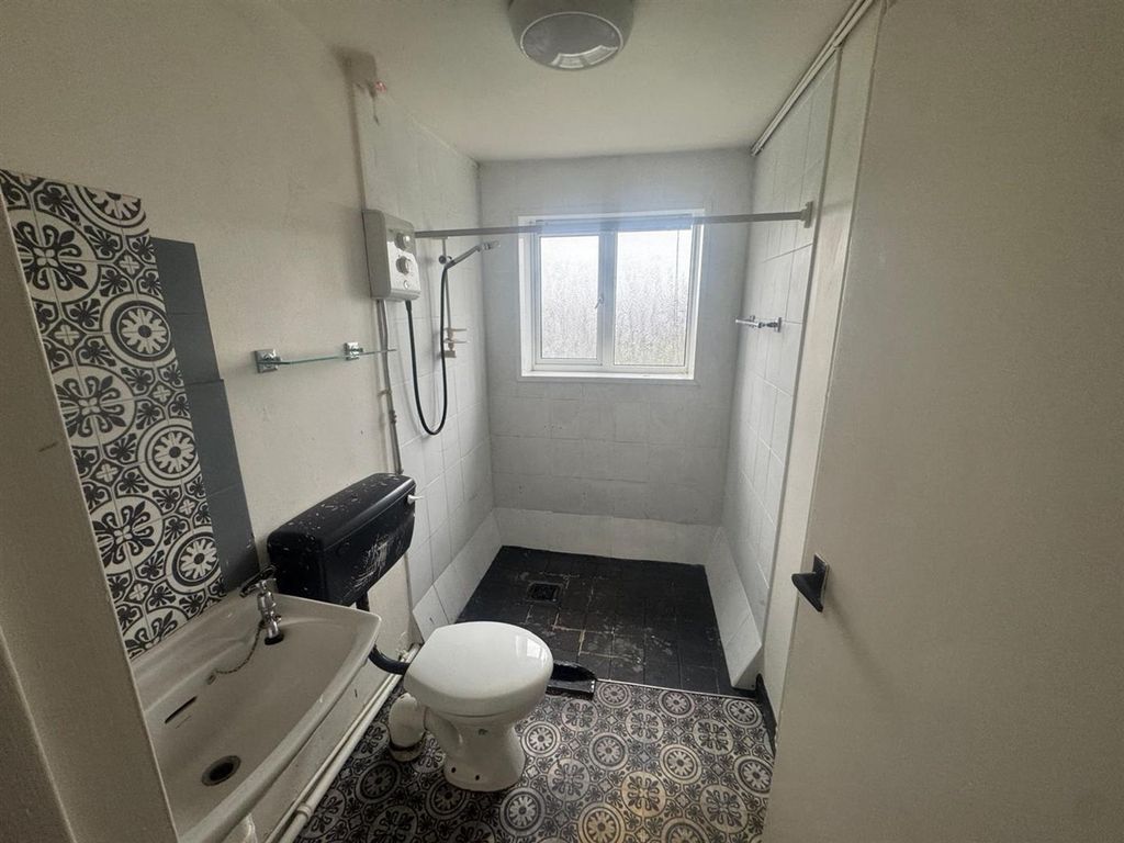 Additional image 7 of 2 bed flat for saleObservatory Avenue, Hakin SA73