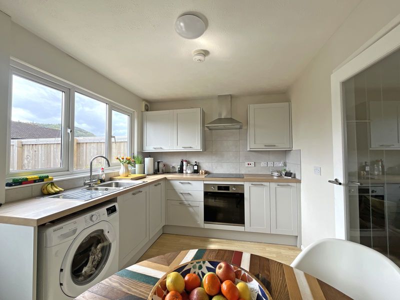 Property photo 3 of 7 Photo 6