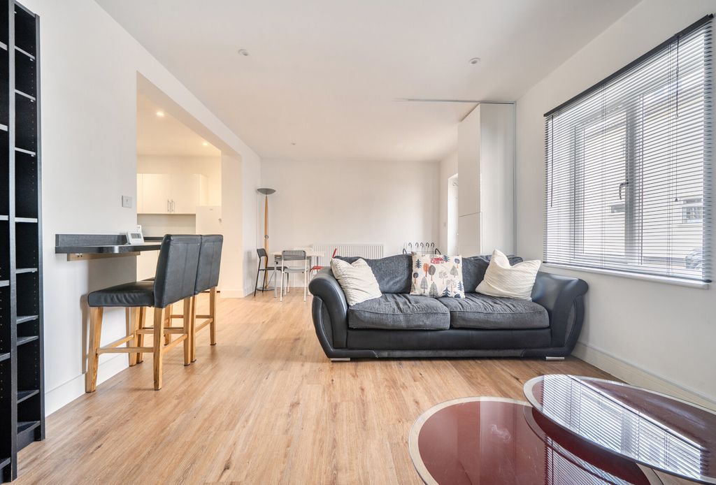 Property photo 1 of 18 1453908-13-69F499...
