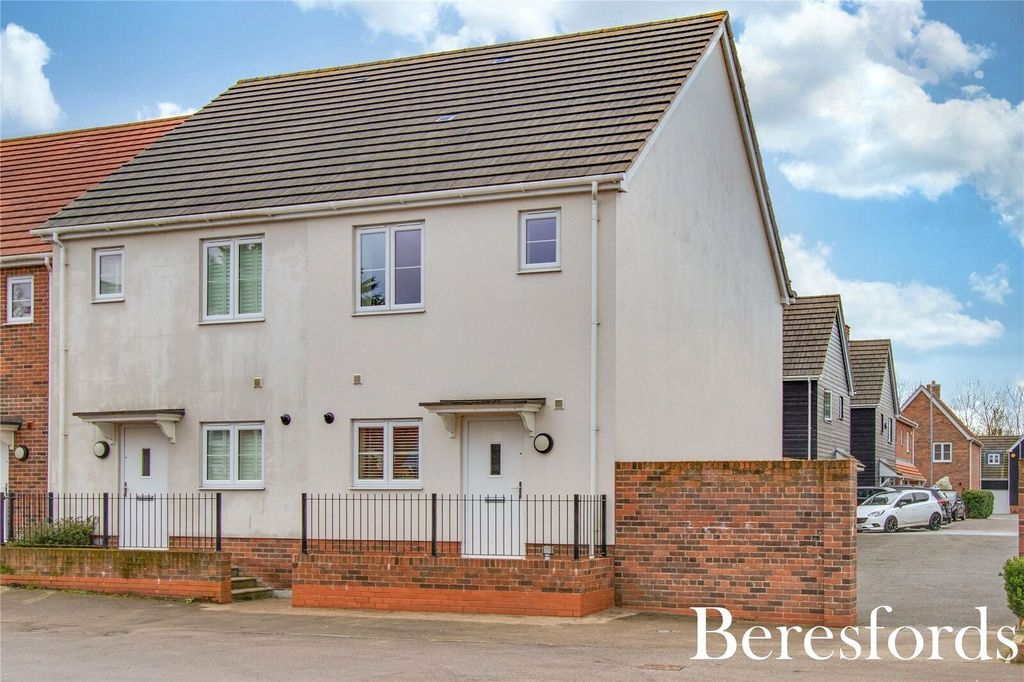 Property photo 1 of 19 External