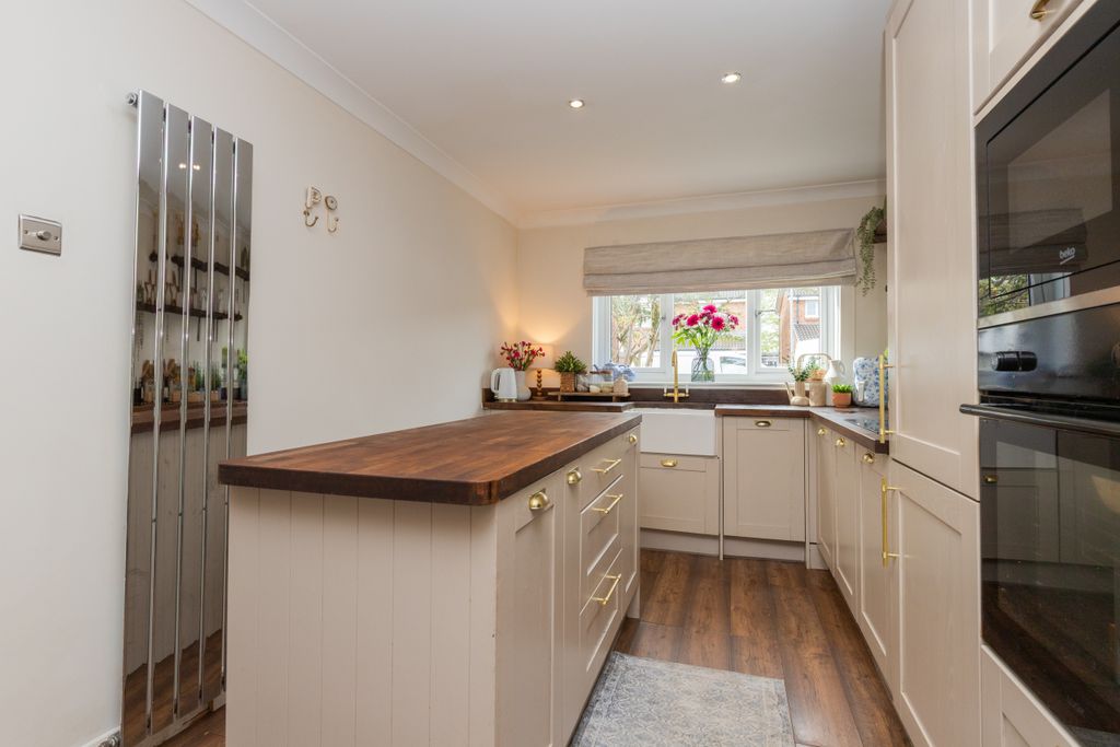 Additional image 7 of 4 bed detached house for saleFischer Gardens, Paisley, Renfrewshire PA1