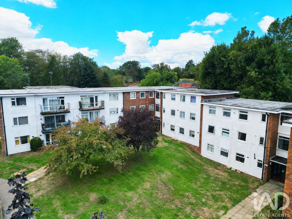 Property photo 1 of 11