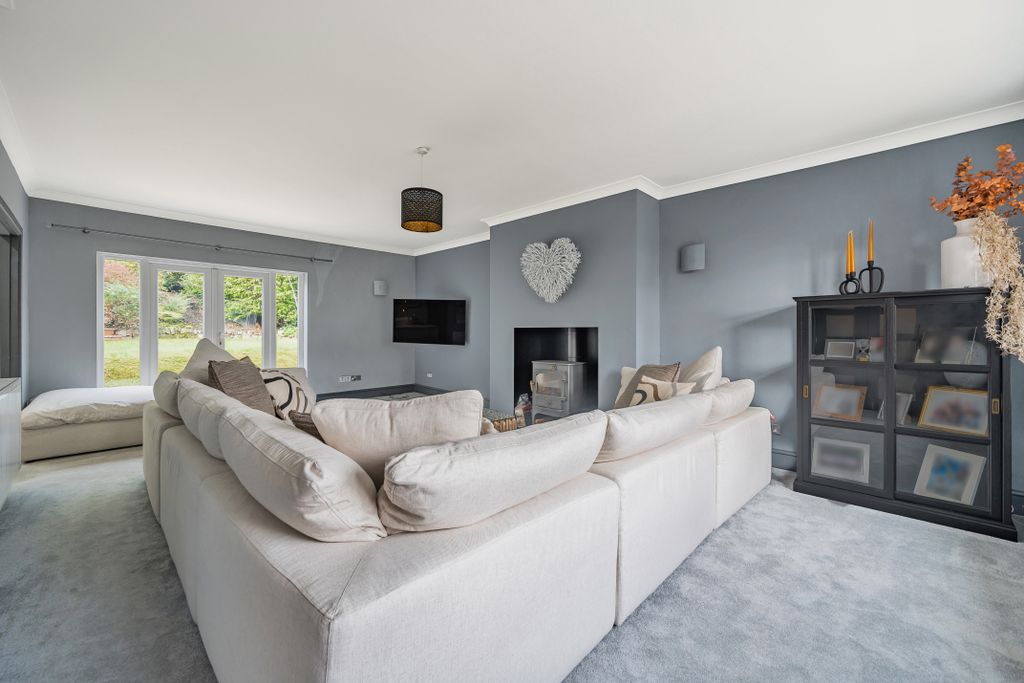 Property photo 3 of 19