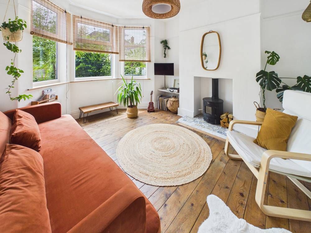 Property photo 2 of 17
