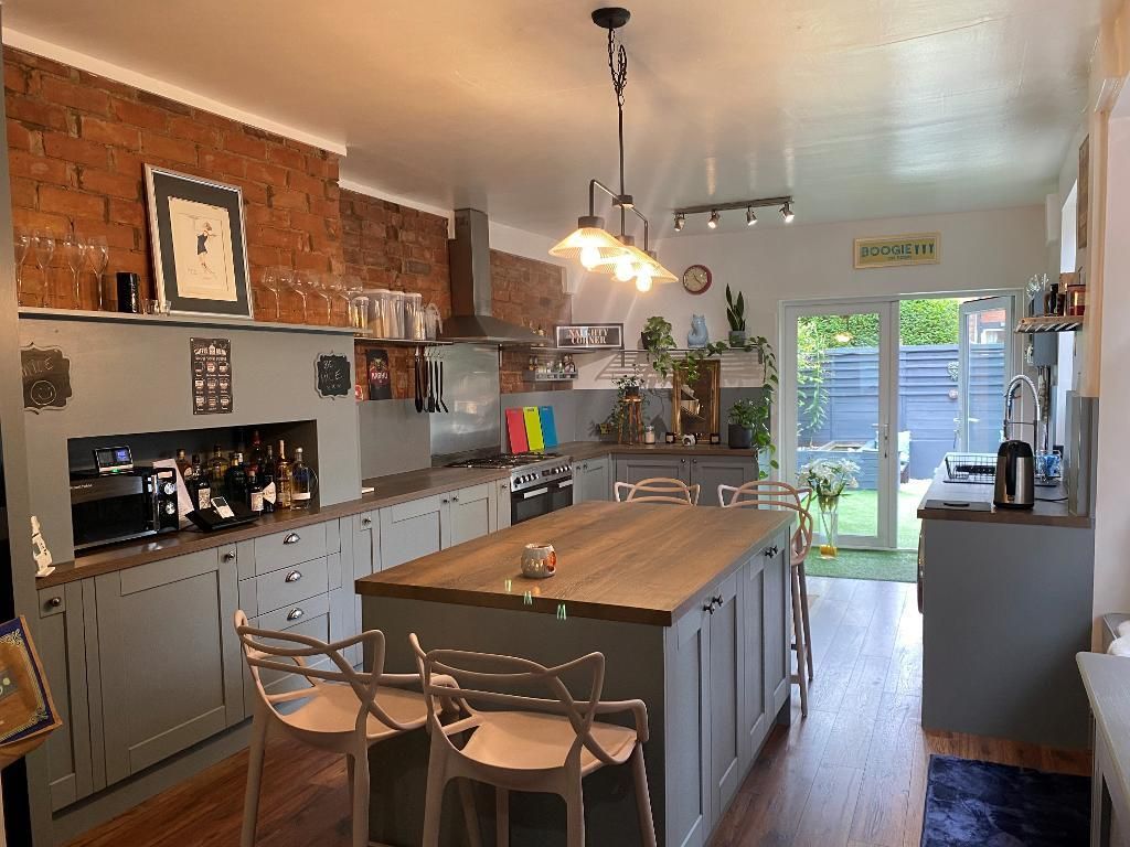 Property photo 1 of 25 Kitchen