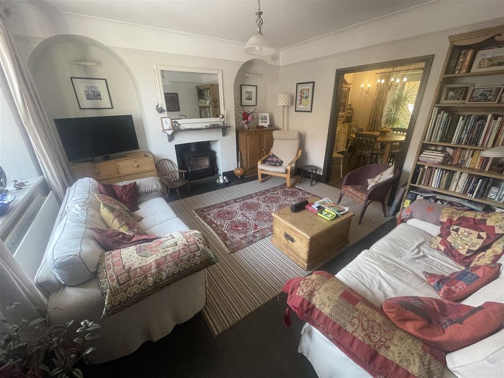 Property photo 2 of 16