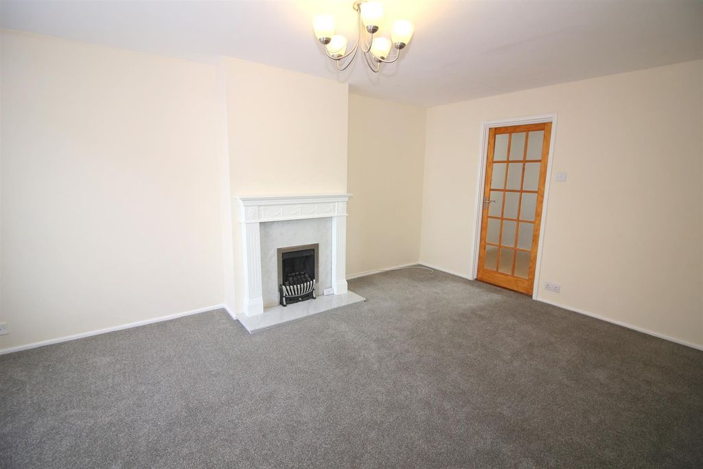 Property photo 3 of 10 Lounge