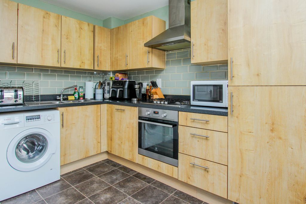 Property photo 2 of 14 Kitchen