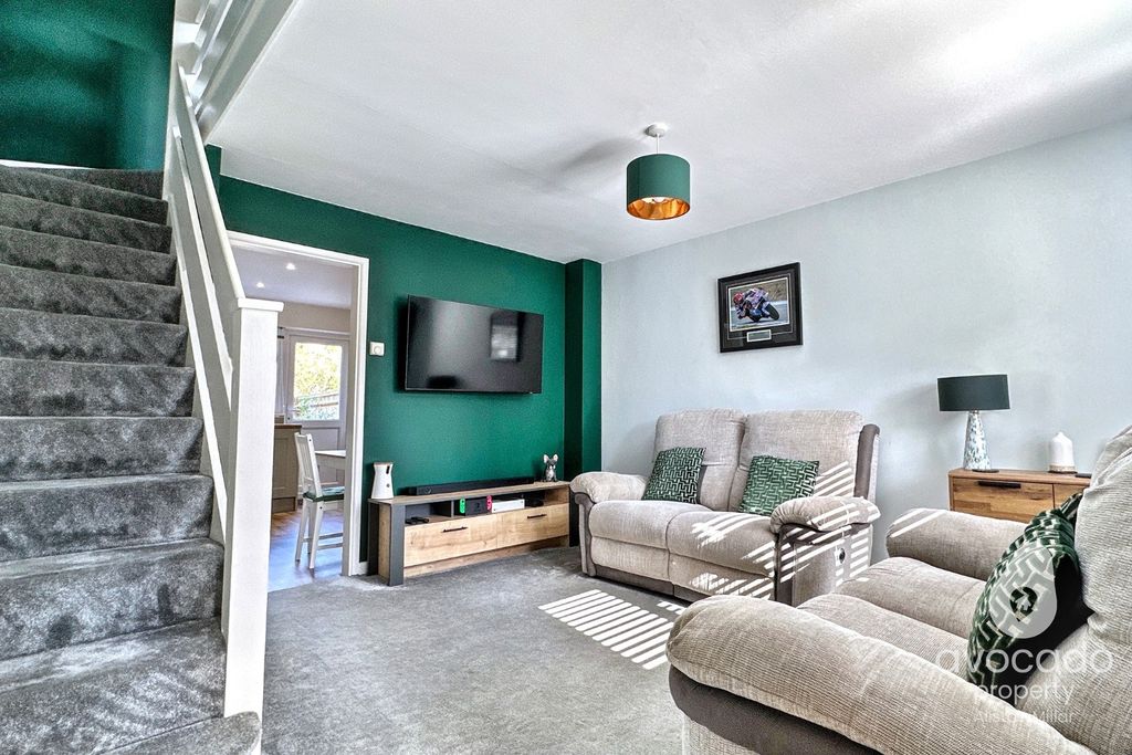 Property photo 2 of 12 4504023