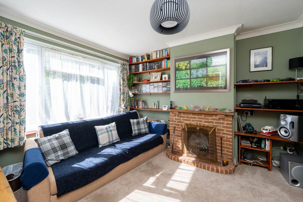 Property photo 3 of 19