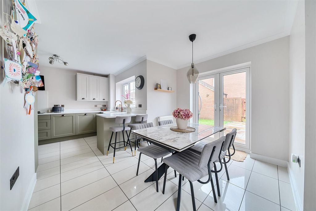 Property photo 2 of 19 1406555-10-6980bae7009c9.Jpg