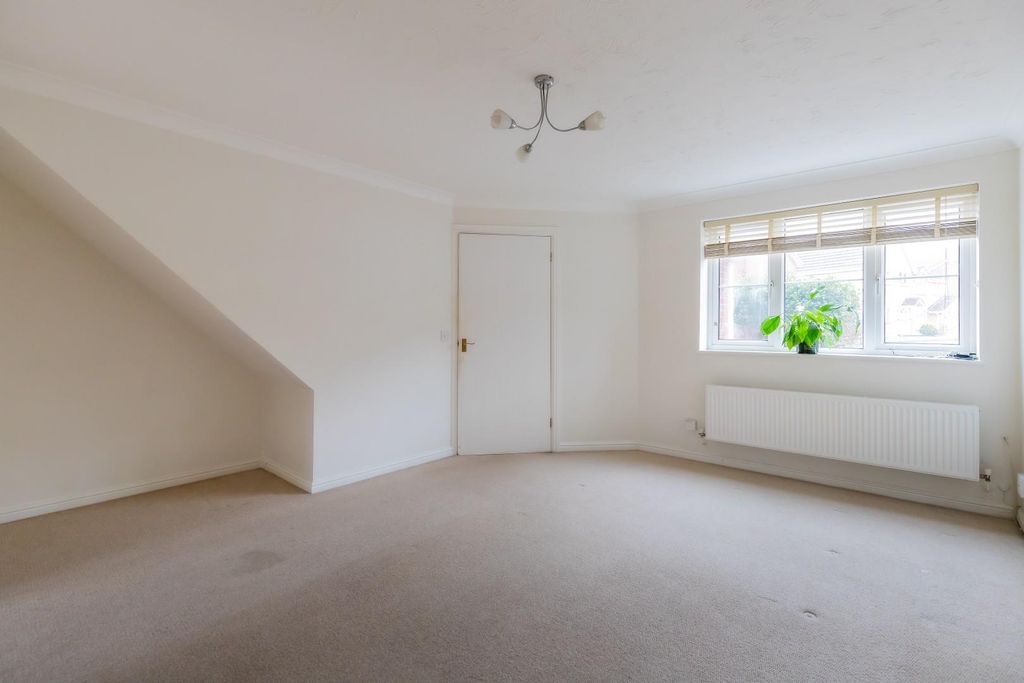 Property photo 3 of 13 38 (5 Of 13).Jpg