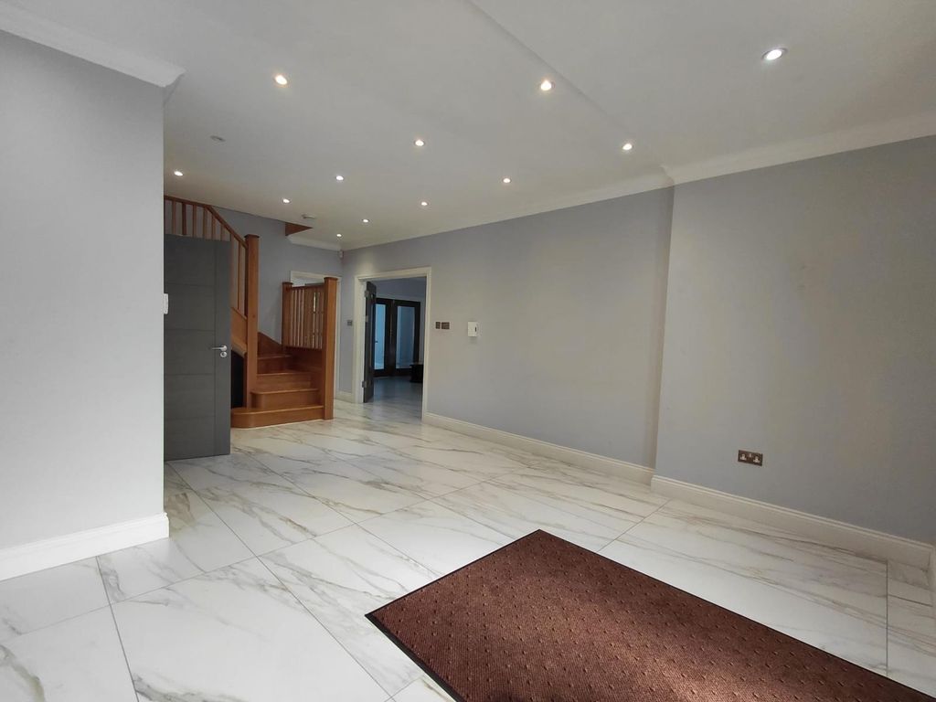 Property photo 1 of 25