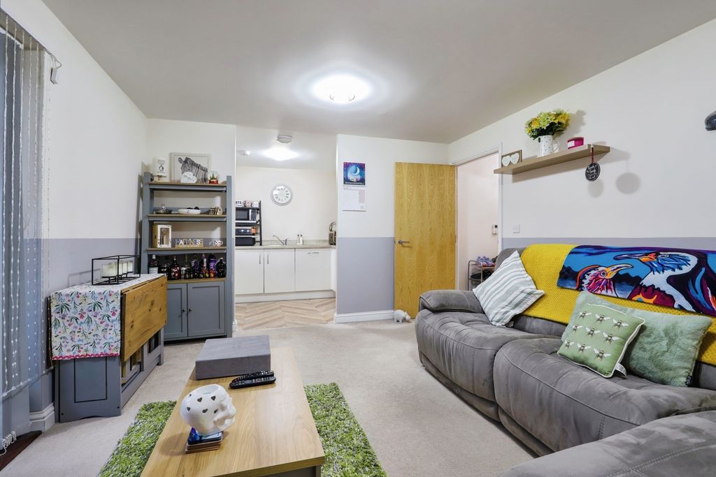 Property photo 3 of 13 Pbox-Img.Jpg