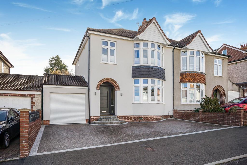 Property photo 1 of 28