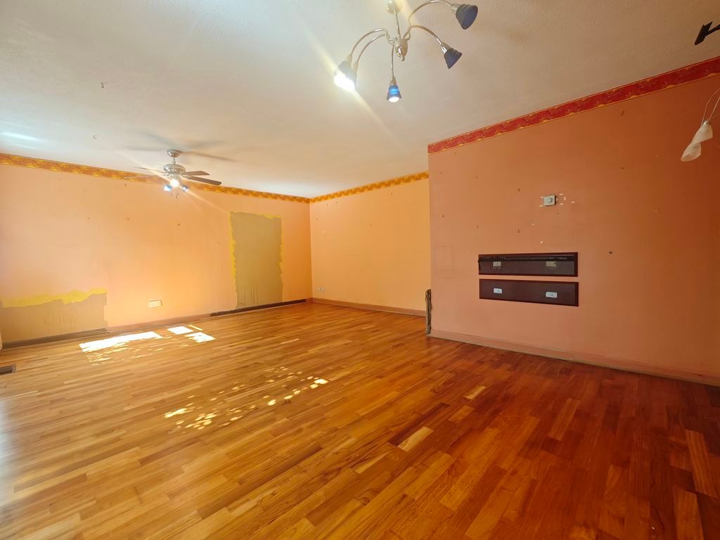 Property photo 3 of 18 Photo 3