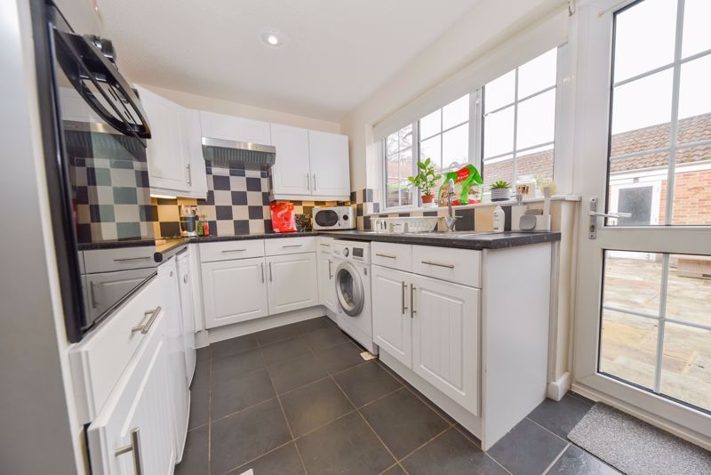 Property photo 3 of 9 Photo 4