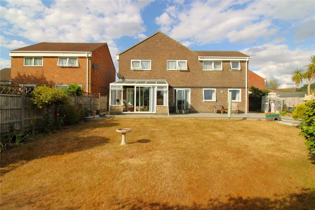 Property photo 2 of 27 Picture No. 18