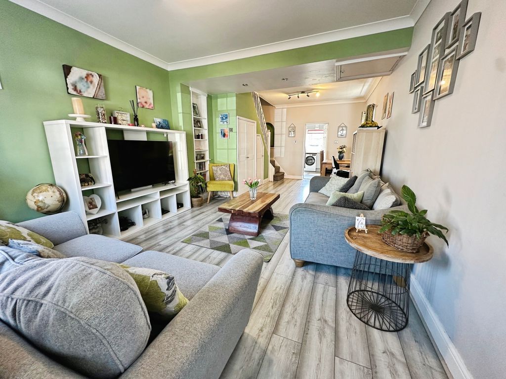 Property photo 3 of 23 Silcott Street
