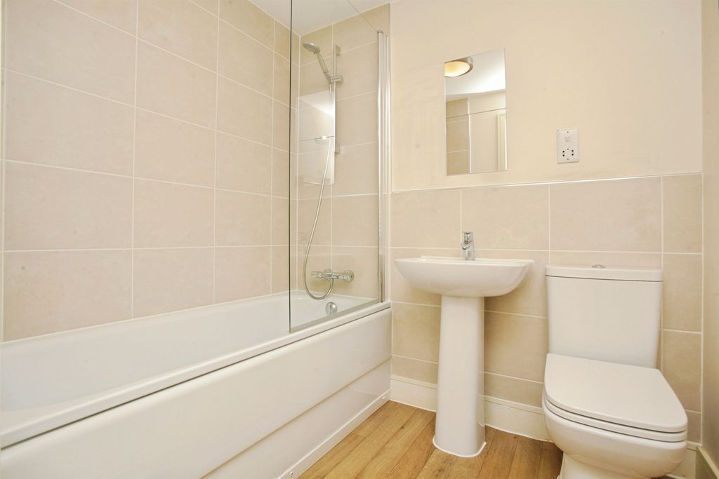 Additional image 19 of 2 bed flat for saleWeinstock Court Tainter Close, Rugby CV21