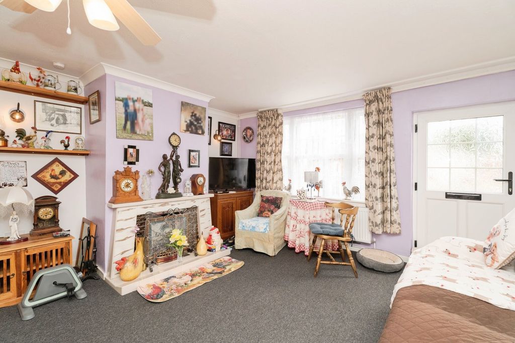 Property photo 3 of 16