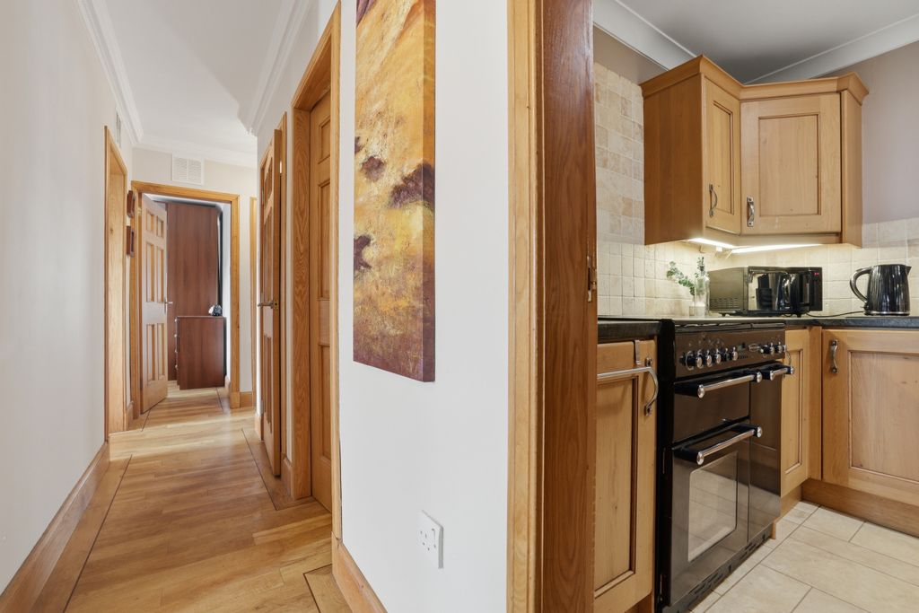 Property photo 3 of 46