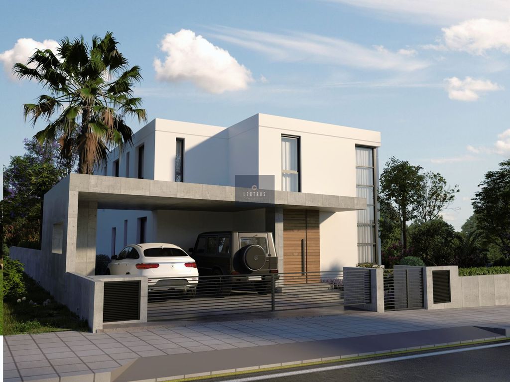 Property photo 2 of 32