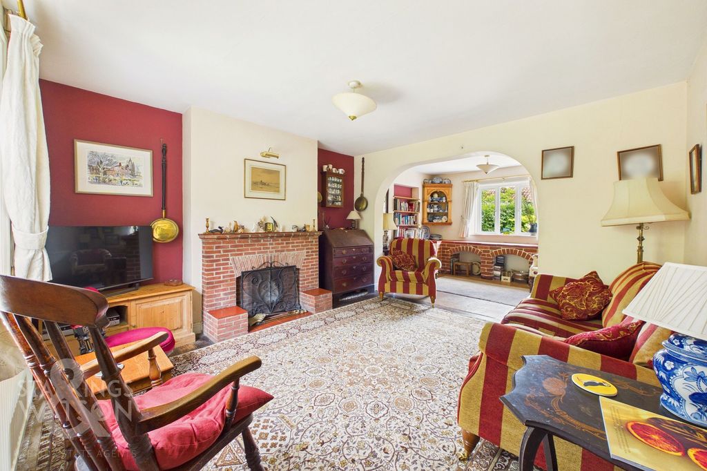 Property photo 2 of 36