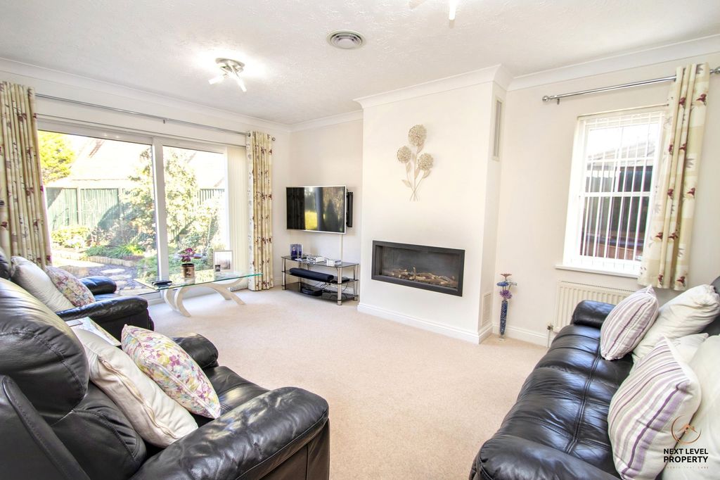 Property photo 2 of 24