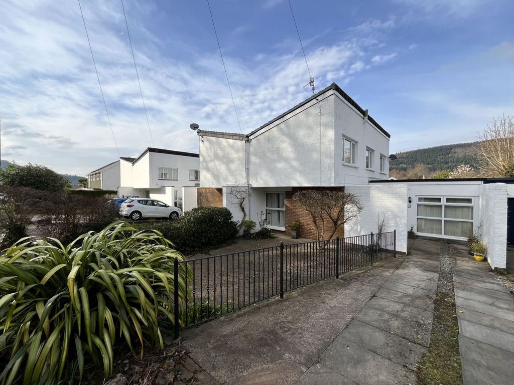Property photo 1 of 28