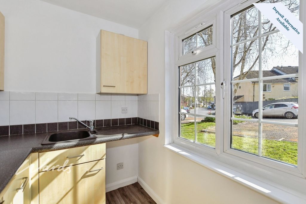 Property photo 2 of 12 Kitchen