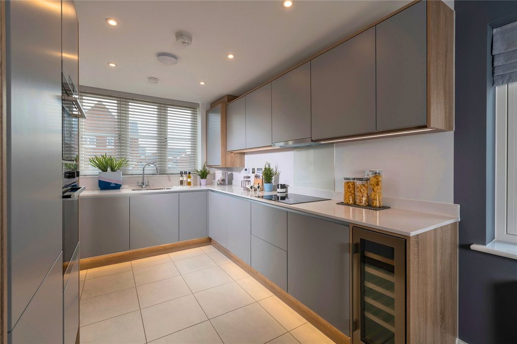 Property photo 2 of 13 Indictive Internal