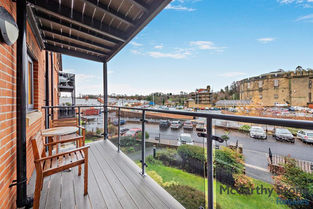 Property photo 2 of 26 8673424-Exterior01-800.Jpg