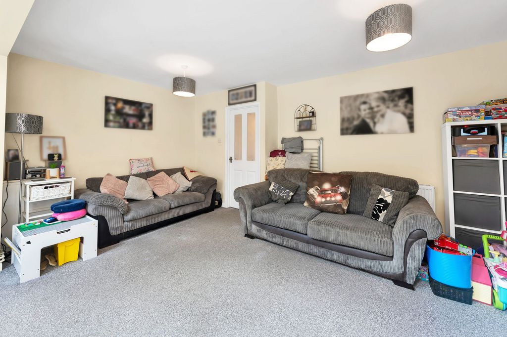 Property photo 3 of 15