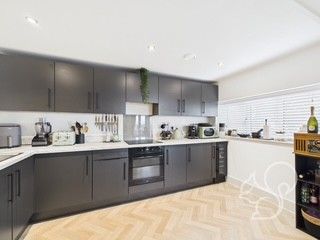 Property photo 3 of 11 Kitchen