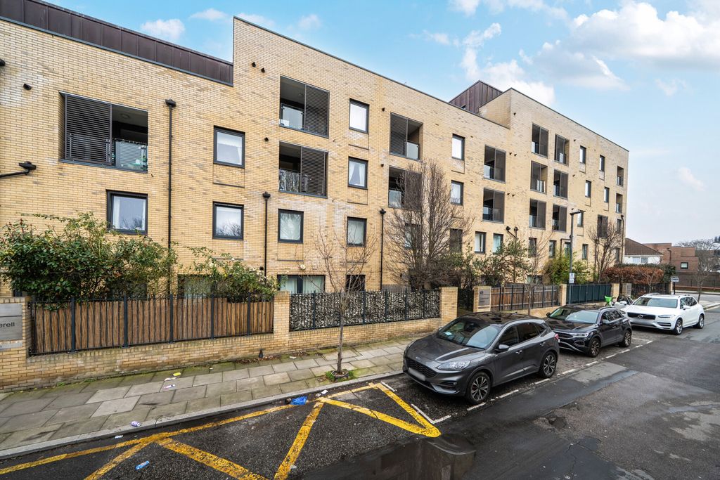 Property photo 1 of 21 External