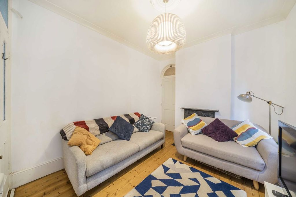 Property photo 1 of 5