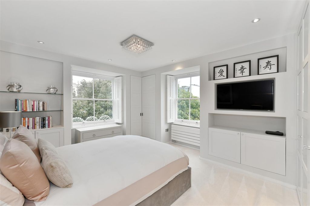 Property photo 3 of 8 Principal Bedroom - Cg.Jpg