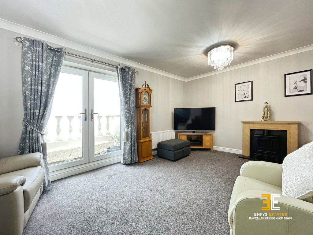 Property photo 2 of 28