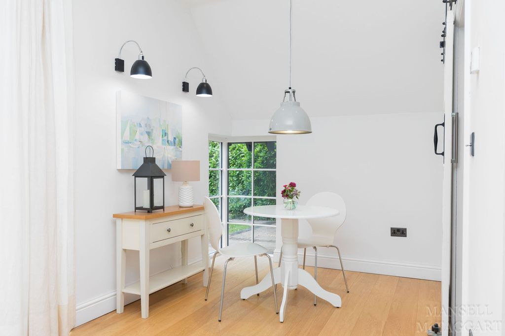 Additional image 14 of 4 bed detached house for saleMount Close, Crawley RH10