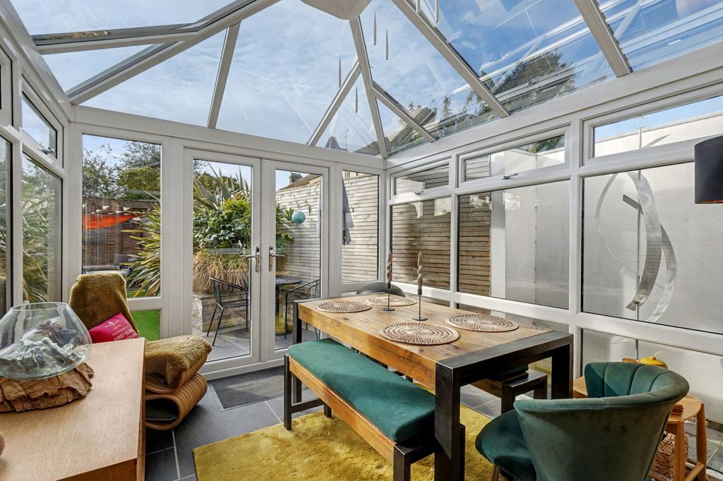 Property photo 1 of 34