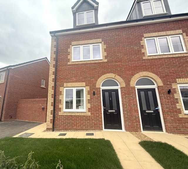 Property photo 1 of 10 Front